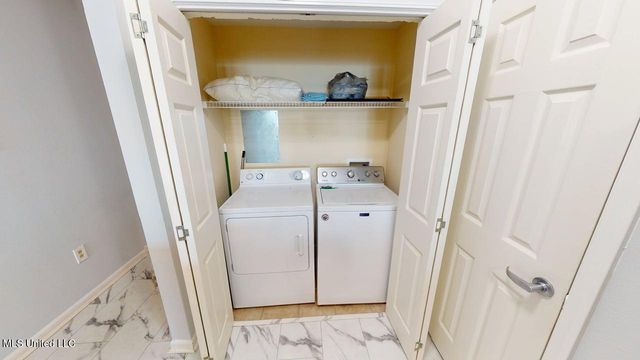 2228 Beach Drive, 1305, Gulfport, MS 39507