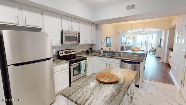 2228 Beach Drive, 1305, Gulfport, MS 39507