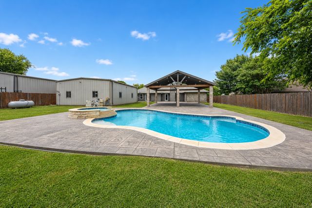 302 Anita Lane, Waxahachie, TX 75165