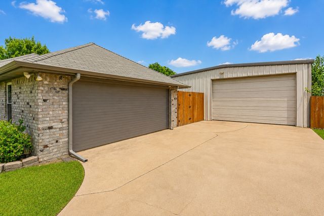 302 Anita Lane, Waxahachie, TX 75165