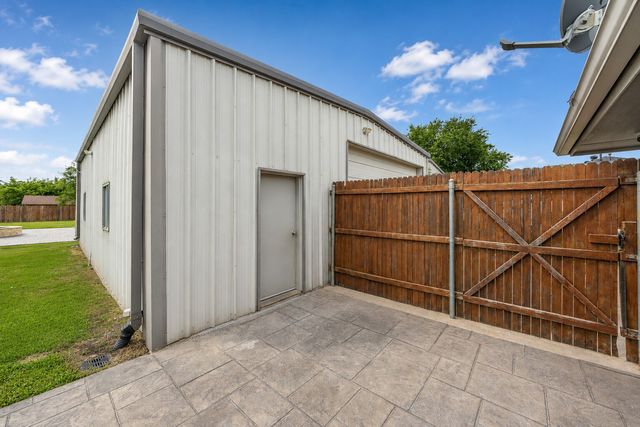 302 Anita Lane, Waxahachie, TX 75165