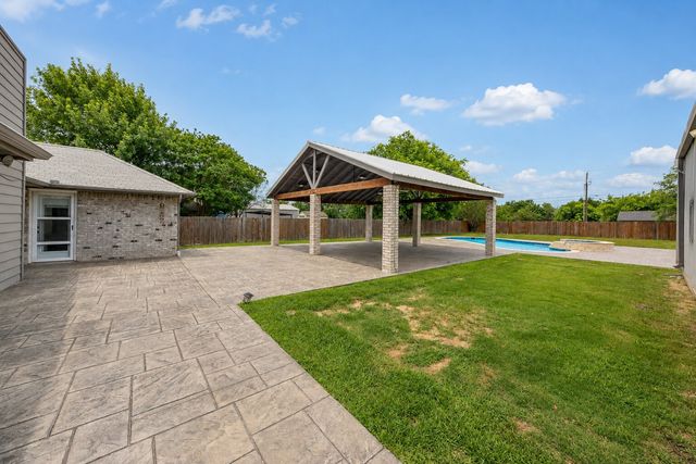 302 Anita Lane, Waxahachie, TX 75165