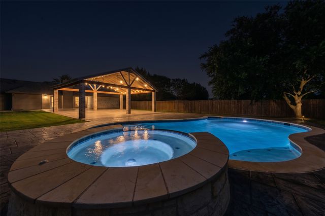 302 Anita Lane, Waxahachie, TX 75165