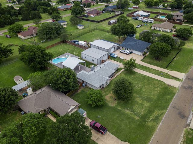 302 Anita Lane, Waxahachie, TX 75165