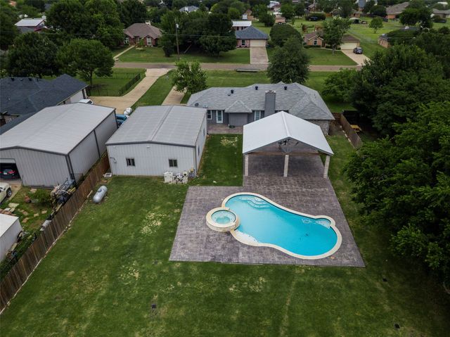 302 Anita Lane, Waxahachie, TX 75165