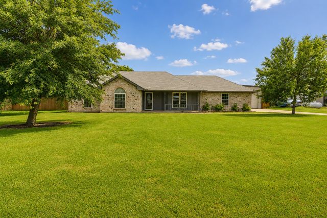 302 Anita Lane, Waxahachie, TX 75165