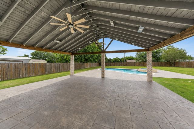 302 Anita Lane, Waxahachie, TX 75165