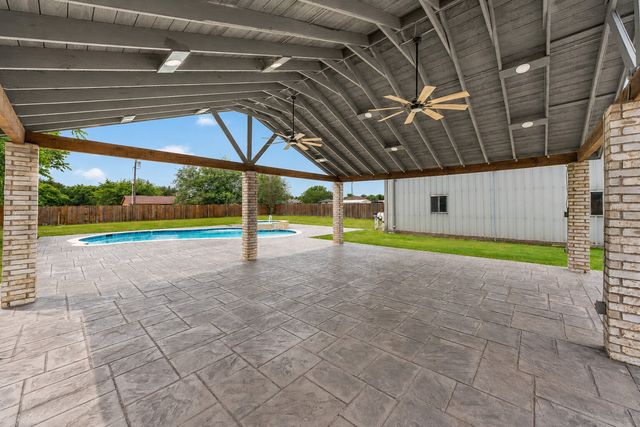 302 Anita Lane, Waxahachie, TX 75165