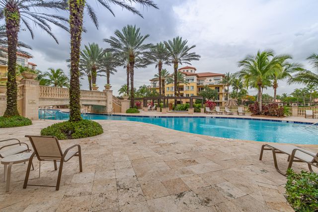 16101 EMERALD ESTATES Drive 146, Weston, FL 33331