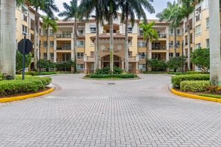 16101 EMERALD ESTATES Drive 146, Weston, FL 33331