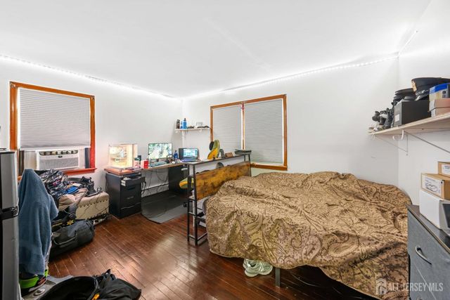 34 Henry Street, Port Reading, NJ 07064