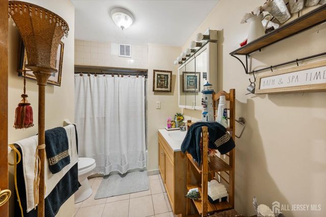 34 Henry Street, Port Reading, NJ 07064