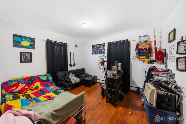 34 Henry Street, Port Reading, NJ 07064