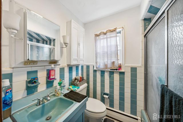 34 Henry Street, Port Reading, NJ 07064