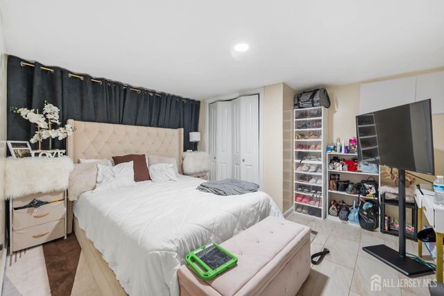 34 Henry Street, Port Reading, NJ 07064