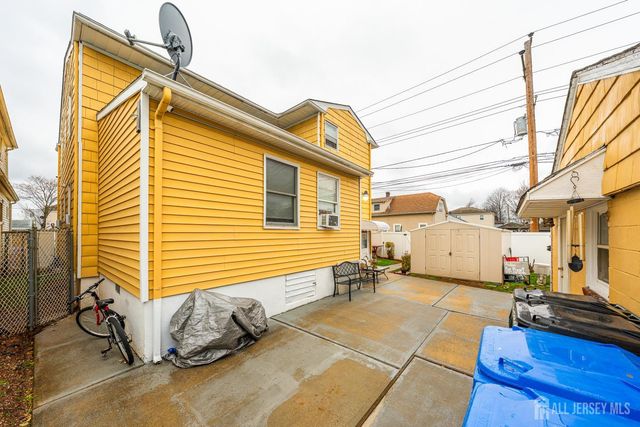 34 Henry Street, Port Reading, NJ 07064