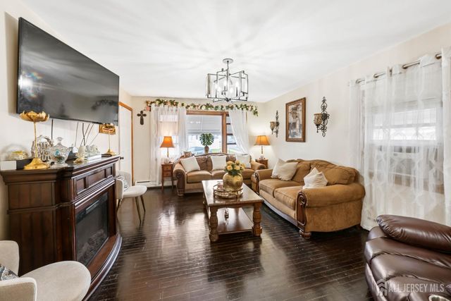 34 Henry Street, Port Reading, NJ 07064