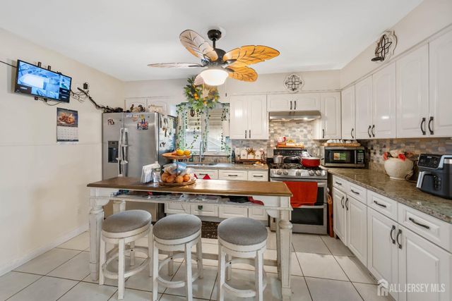 34 Henry Street, Port Reading, NJ 07064