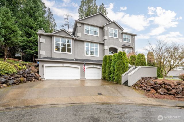 250 W St James Place, Longview, WA 98632