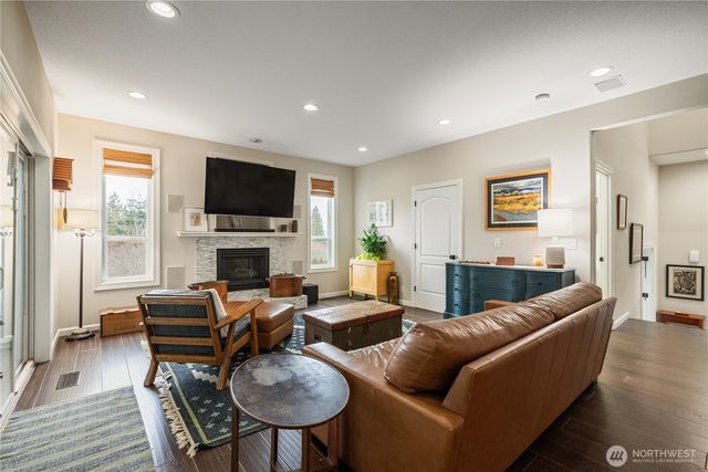 250 W St James Place, Longview, WA 98632