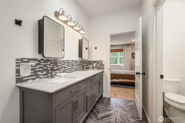 250 W St James Place, Longview, WA 98632