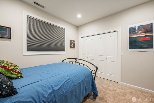 250 W St James Place, Longview, WA 98632