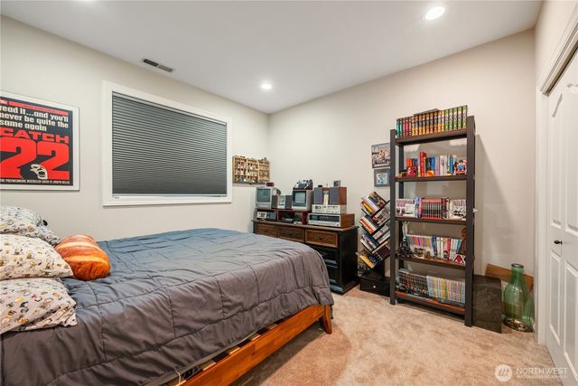 250 W St James Place, Longview, WA 98632