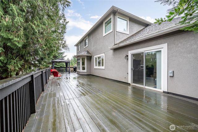 250 W St James Place, Longview, WA 98632