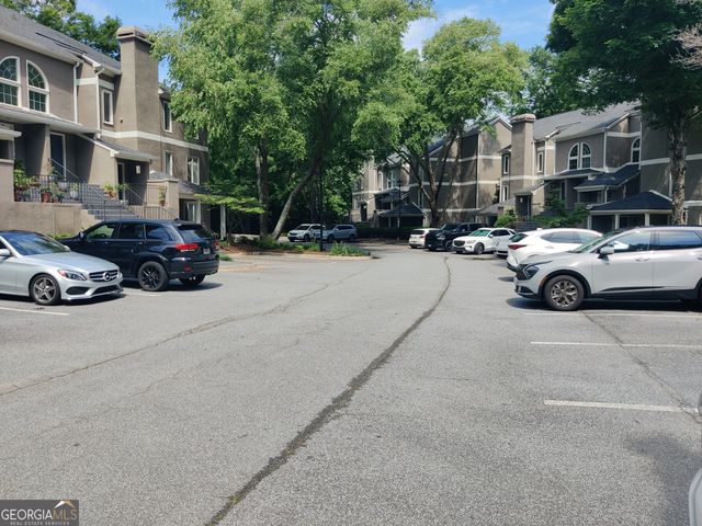 17 Brittany Way NE, Atlanta, GA 30324