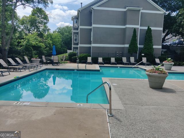 17 Brittany Way NE, Atlanta, GA 30324