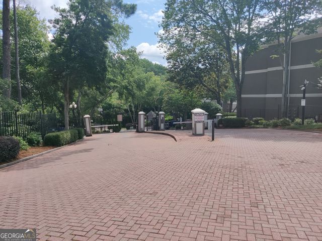 17 Brittany Way NE, Atlanta, GA 30324