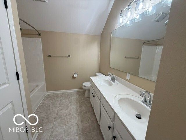 15538 Smithfield Drive, Westfield, IN 46074