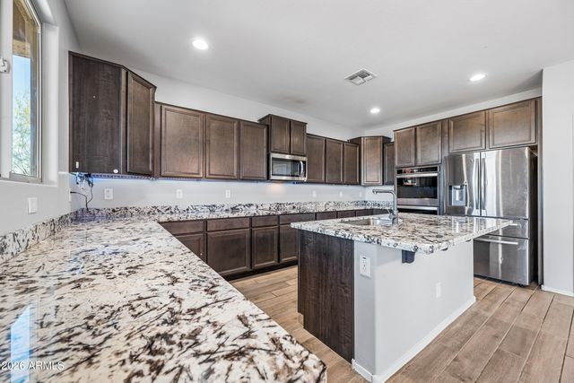 18138 W ROBIN Lane, Surprise, AZ 85387