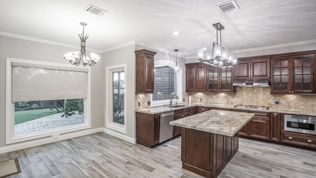 25 The Oval Street, Sugar Land, TX 77479