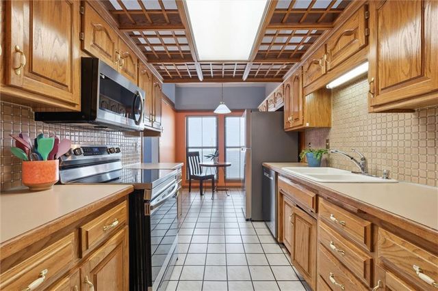 12015 W 82nd Terrace, Lenexa, KS 66215