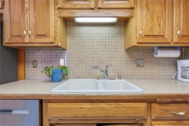 12015 W 82nd Terrace, Lenexa, KS 66215