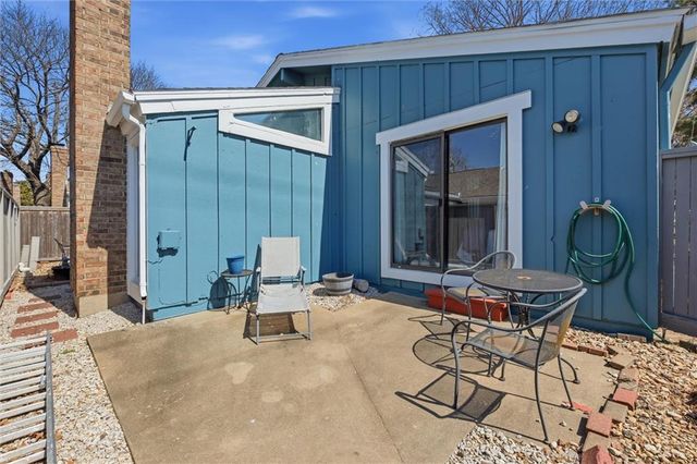 12015 W 82nd Terrace, Lenexa, KS 66215