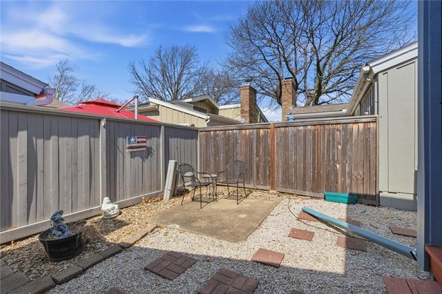 12015 W 82nd Terrace, Lenexa, KS 66215