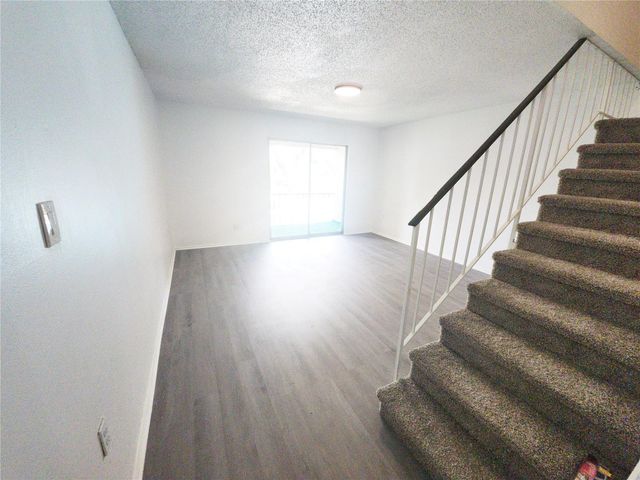 14422 REUTER STRASSE CIRCLE 112, Tampa, FL 33613