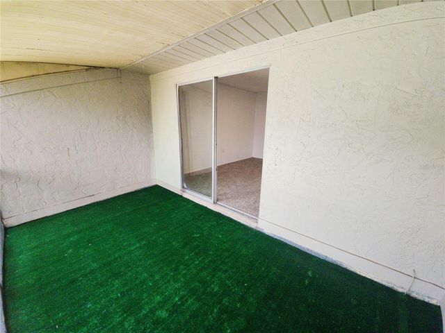 14422 REUTER STRASSE CIRCLE 112, Tampa, FL 33613