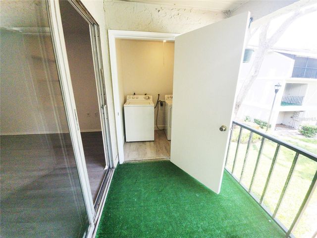14422 REUTER STRASSE CIRCLE 112, Tampa, FL 33613