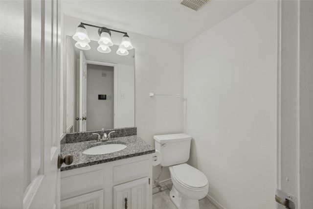 10 W Meadow Lane, Bedford, TX 76021