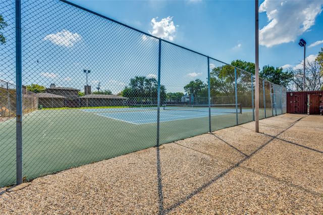 10 W Meadow Lane, Bedford, TX 76021