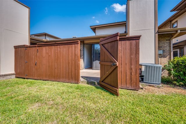 10 W Meadow Lane, Bedford, TX 76021