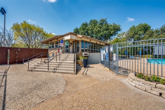 10 W Meadow Lane, Bedford, TX 76021