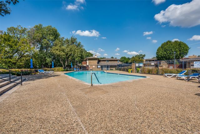 10 W Meadow Lane, Bedford, TX 76021