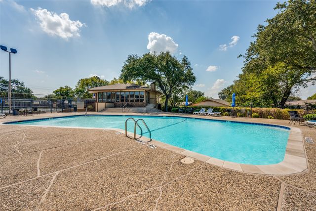10 W Meadow Lane, Bedford, TX 76021