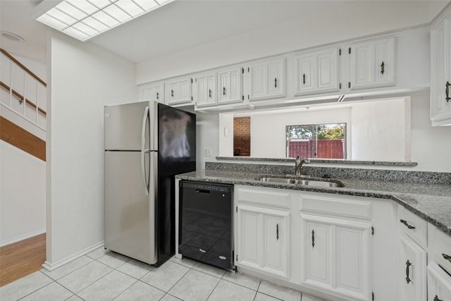 10 W Meadow Lane, Bedford, TX 76021