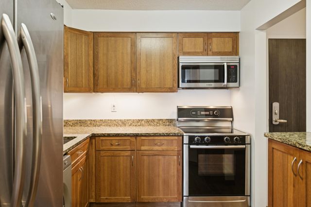 78 10th Street E 806, Saint Paul, MN 55101