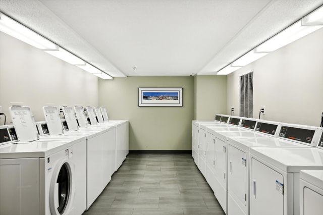 78 10th Street E 806, Saint Paul, MN 55101